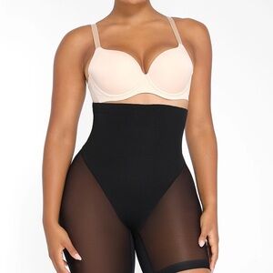 Mesh Smooth Butt-Lifting Shorts